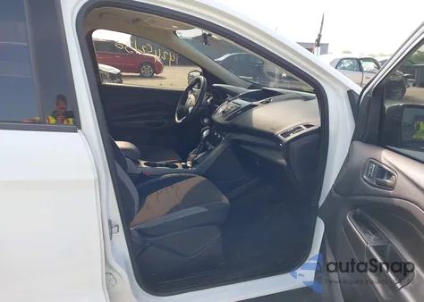 2015 Ford Escape S z USA, uszkodzony, nr VIN 1FMCU0F71FUB71374